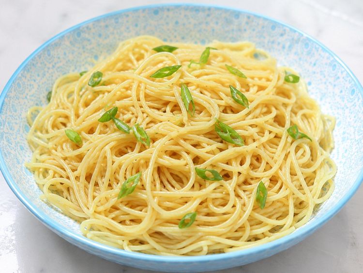 Asian Garlic Noodles Recipe - 20 Minute Buttery Garlic Noodle Stir-Fry