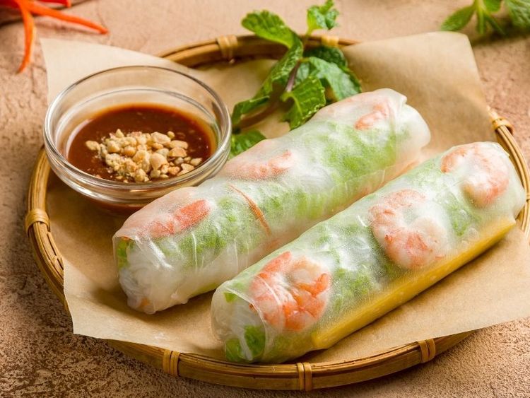 Goi Cuon Recipe - Vietnamese Fresh Spring Rolls With Peanut Dipping Sauce