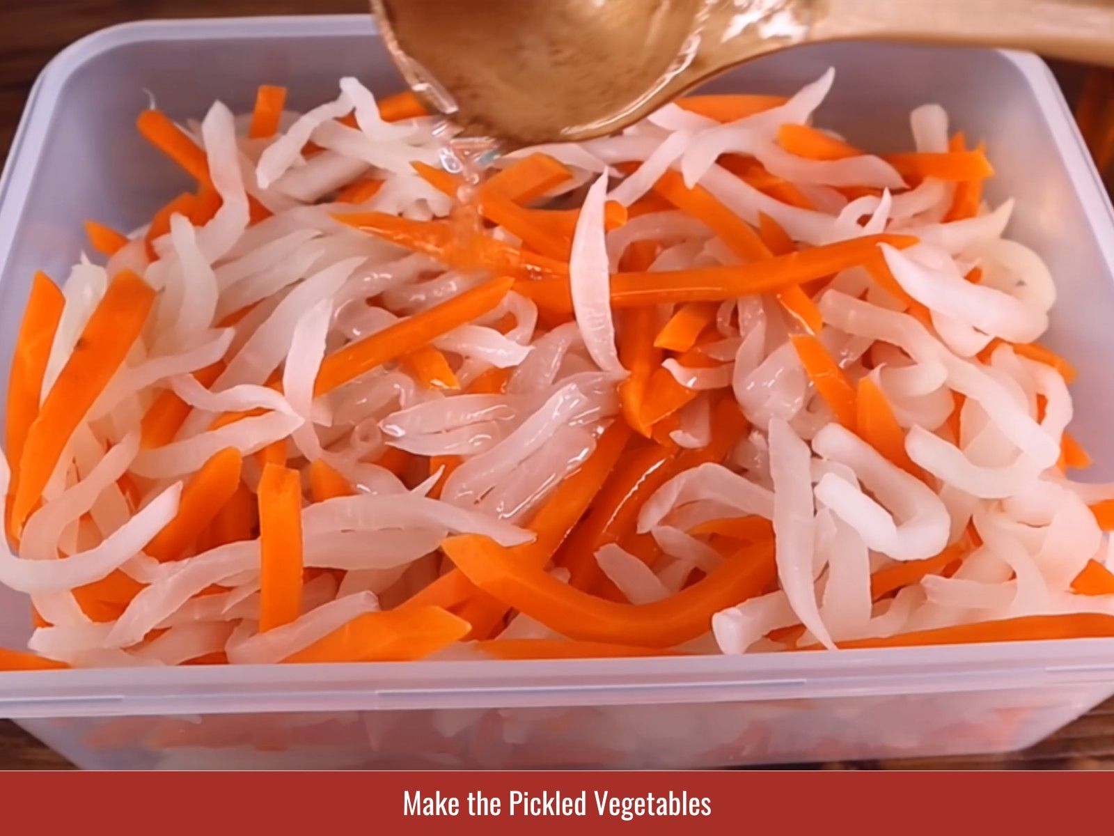 Prepare Vietnamese pickled vegetables